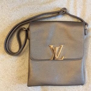 Large cross body purse